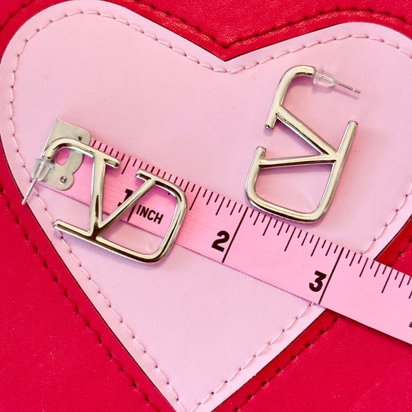 4 options- V Logo Earrings - Picture 3 of 3